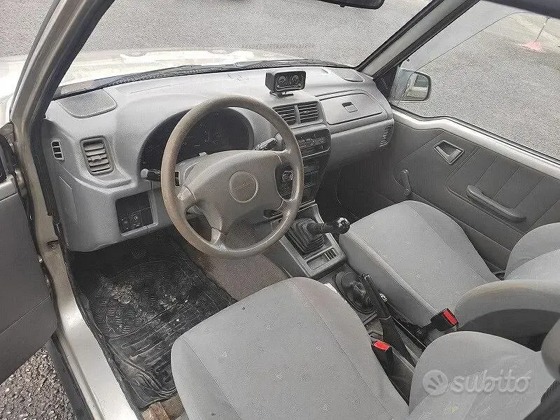 Usata Suzuki Vitara 87 CV (63 kW) 2002 Grigio SUV