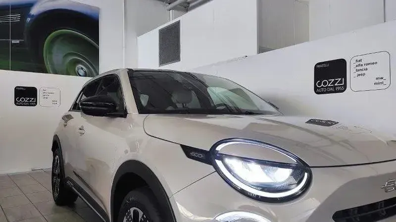 Usata Fiat 600 La Prima 101 CV (74 kW) 2025 Beige SUV