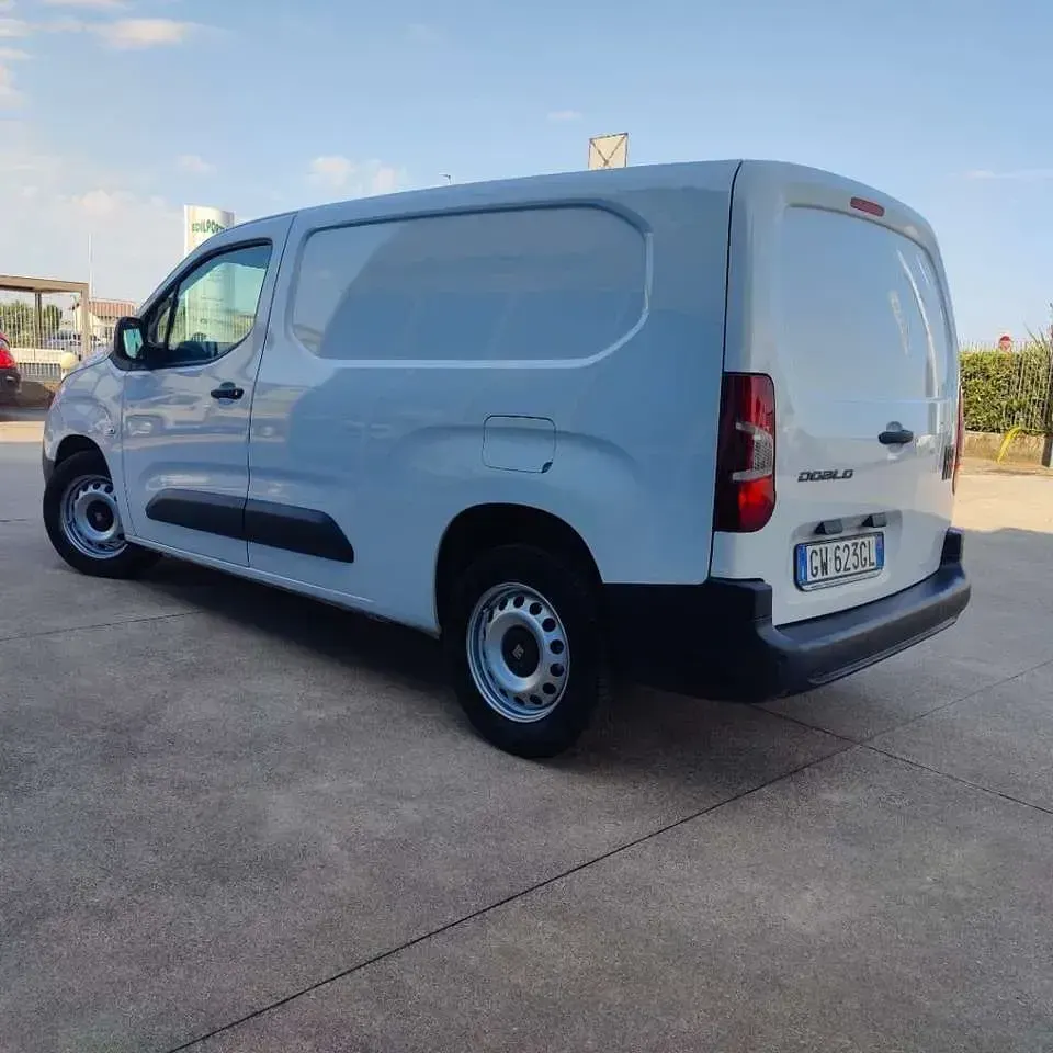 Usata Fiat Doblò 131 CV (96 kW) 2024 Bianco Monovolume