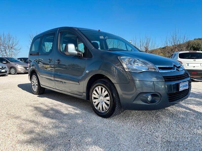 Blu Usata 2013 Citroën Berlingo Monovolume | 7490 € (Cara) - Immagine 1/4