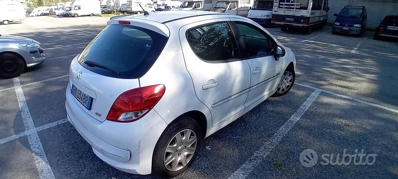 Usata Peugeot 207 70 CV (51 kW) 2012 Bianco Berlina