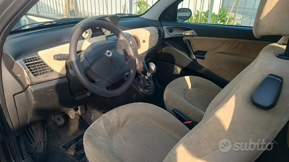 Usata Lancia Ypsilon 60 CV (44 kW) 2005 Utilitaria