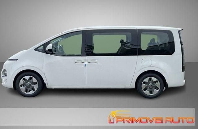 Usata Hyundai Staria Trend 177 CV (130 kW) 2024 Bianco Monovolume