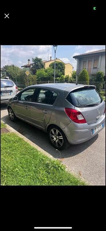 Usata Opel Corsa Enjoy 90 CV (66 kW) 2007 Berlina