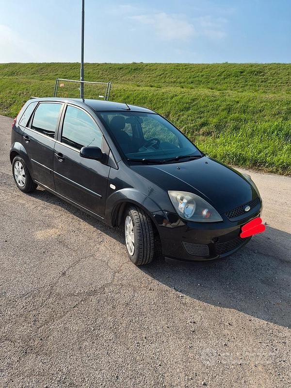 Usata Ford Fiesta 2007 Nero Utilitaria