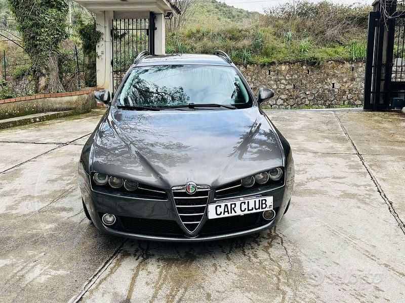Usata Alfa Romeo 159 Distinctive 150 CV (110 kW) 2007 Bronzo Station wagon
