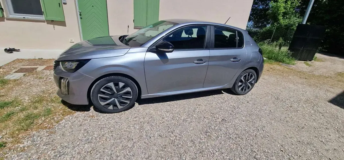 Usata Peugeot 208 S 75 CV (55 kW) 2024 Utilitaria