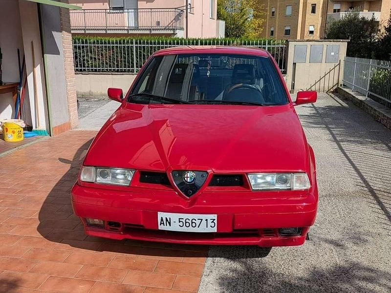 Usata Alfa Romeo 155 126 CV (92 kW) 1992 Rosso Berlina