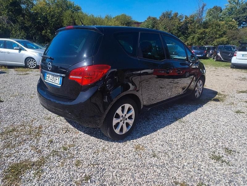 Usata Opel Meriva Cosmo 100 CV (73 kW) 2011 Nero Monovolume