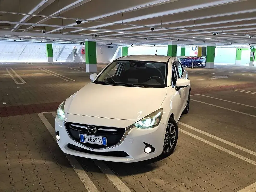 Usata Mazda 2 Exceed 90 CV (66 kW) 2017 Bianco Utilitaria