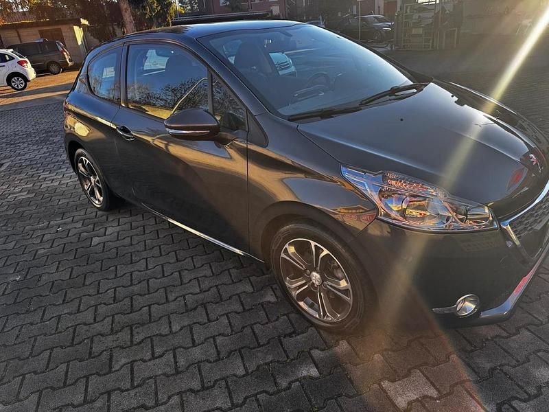 Usata Peugeot 208 67 CV (49 kW) 2014 Grigio Utilitaria