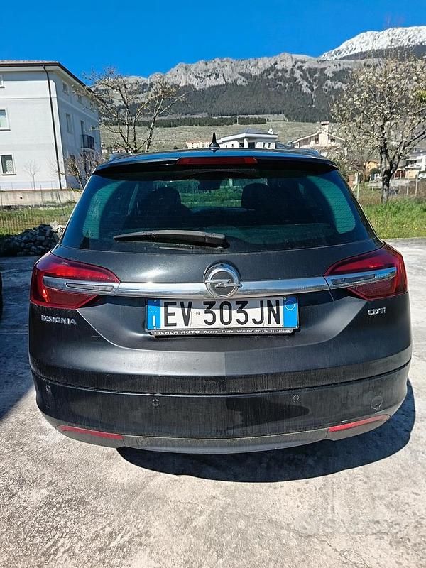 Usata Opel Insignia Business 163 CV (119 kW) 2014 Nero Station wagon