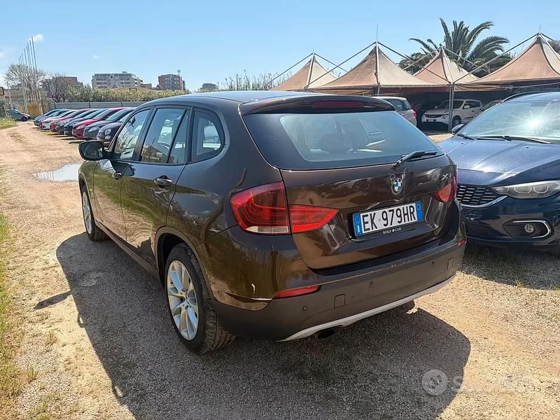 Usata BMW X1 143 CV (105 kW) 2011 Marrone SUV