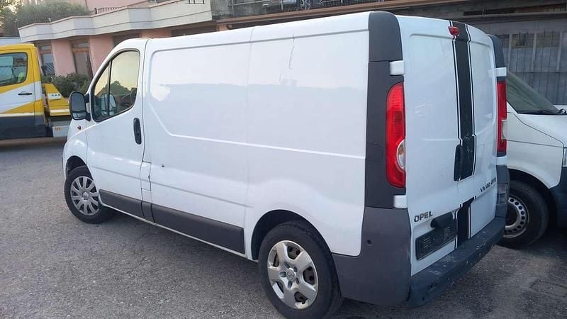 Usata Opel Vivaro 114 CV (83 kW) 2012 Bianco Monovolume