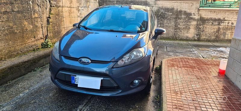 Usata Ford Fiesta Titanium 2011 Grigio Berlina