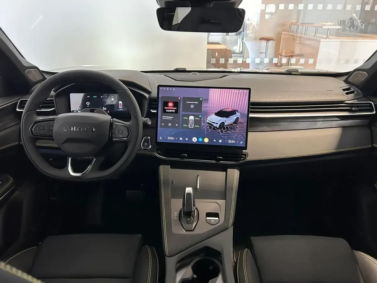 Nuova Lynk & Co 01 138 CV (101 kW) 2026 Verde SUV