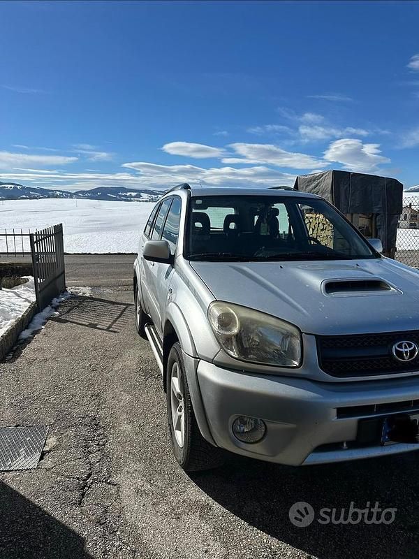 Usata Toyota RAV4 2004 Grigio SUV