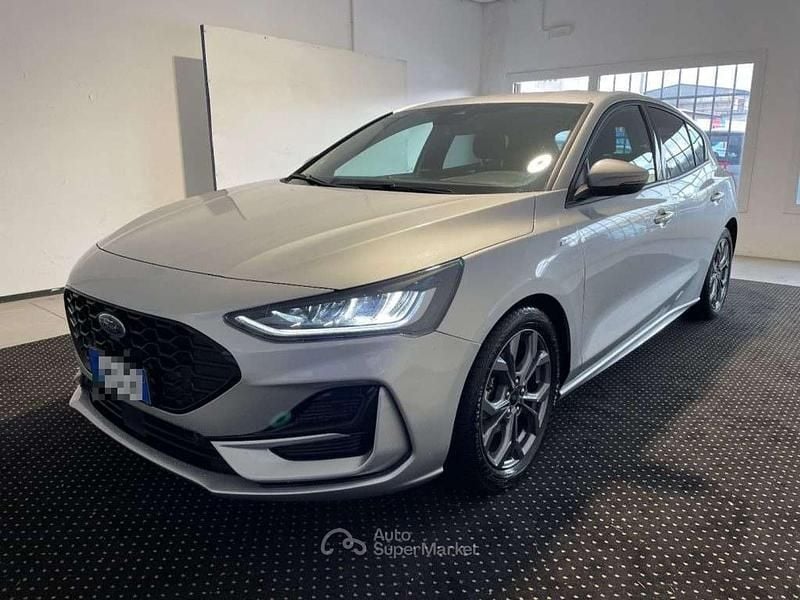 Usata Ford Focus ST-Line 116 CV (85 kW) 2024 Argento metallizzato Berlina
