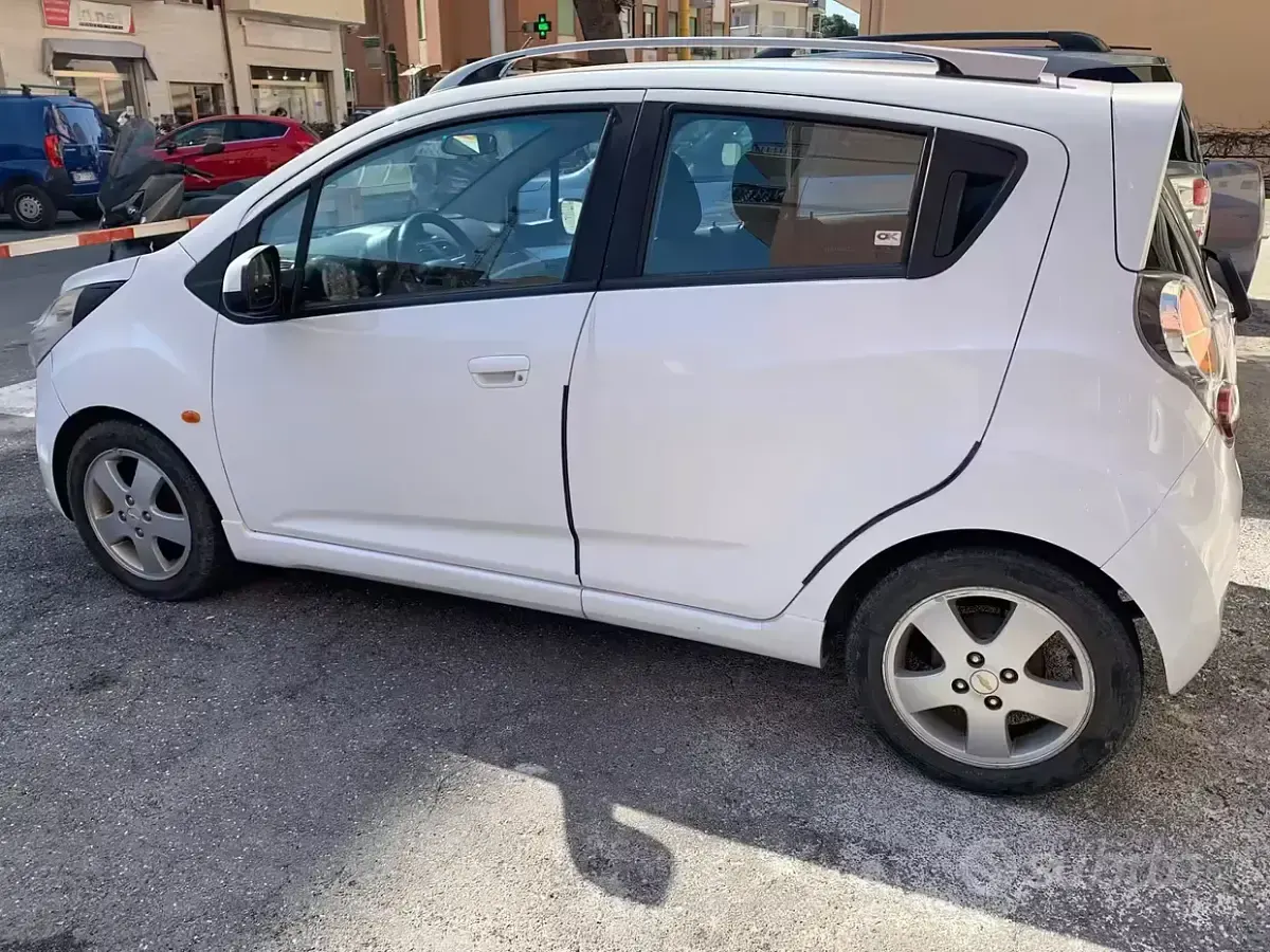 Usata Chevrolet Spark LS 81 CV (59 kW) 2011 Bianco Utilitaria