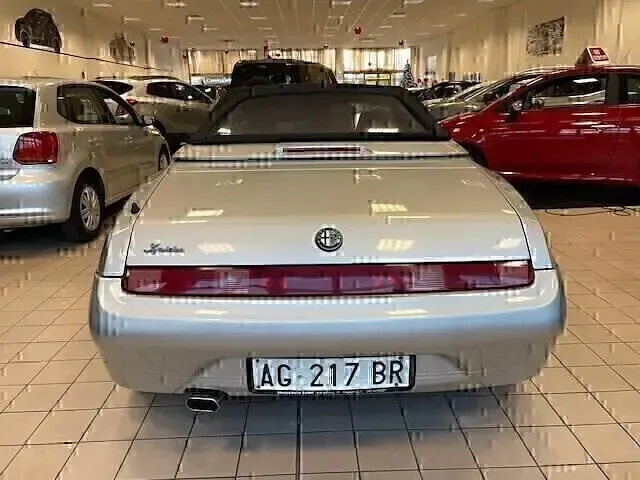 Usata Alfa Romeo Spider 150 CV (110 kW) 1995 Argento Cabrio