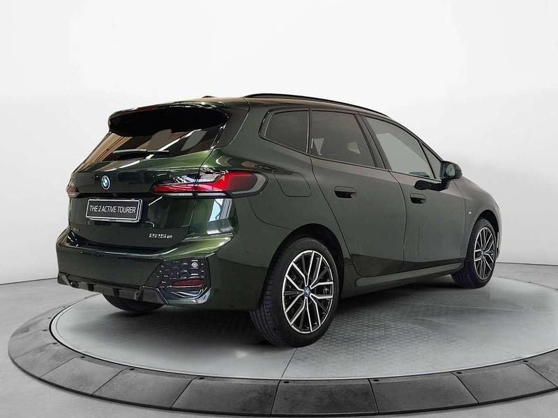 Nuova BMW 225 Active Tourer 136 CV (100 kW) 2026 Sanremo green Monovolume