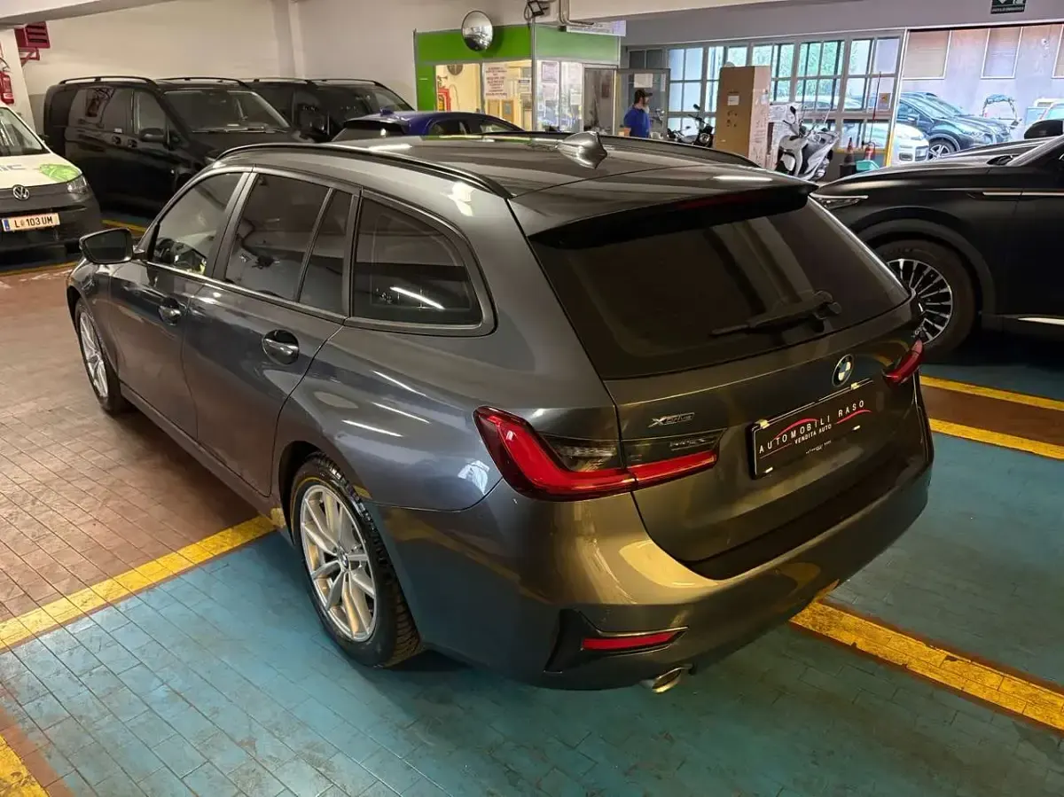 Usata BMW 320 Advantage 190 CV (139 kW) 2021 Grigio Station wagon