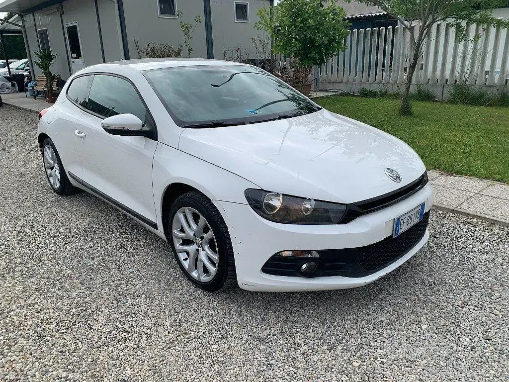 Usata VW Scirocco 140 CV (102 kW) 2011 Bianco Coupé