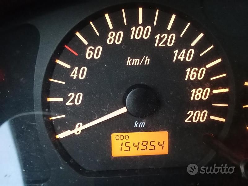 Usata Opel Agila Club 60 CV (44 kW) 2003 Grigio Monovolume