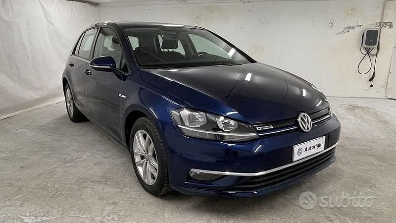 Usata VW Golf VII Comfortline 110 CV (80 kW) 2018 Blu Berlina