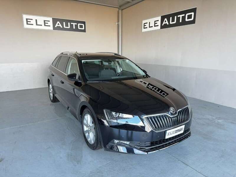 Nero Usata 2019 Skoda Superb Ambition Station wagon | 14.900 € (Buon prezzo) - Immagine 1/4