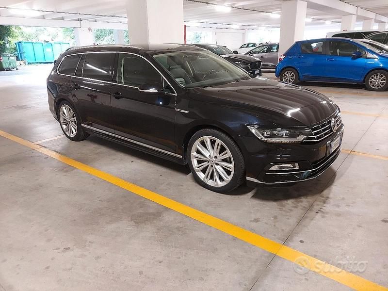 Nero Usata 2017 VW Passat Station wagon | 16.500 € (Buon prezzo) - Immagine 1/4
