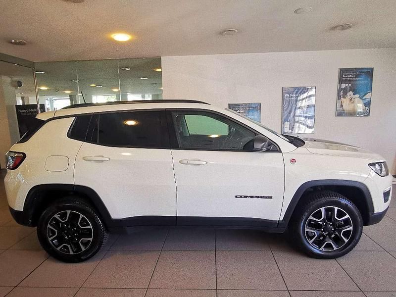 Usata Jeep Compass Trailhawk 170 CV (125 kW) 2019 0q pure white SUV