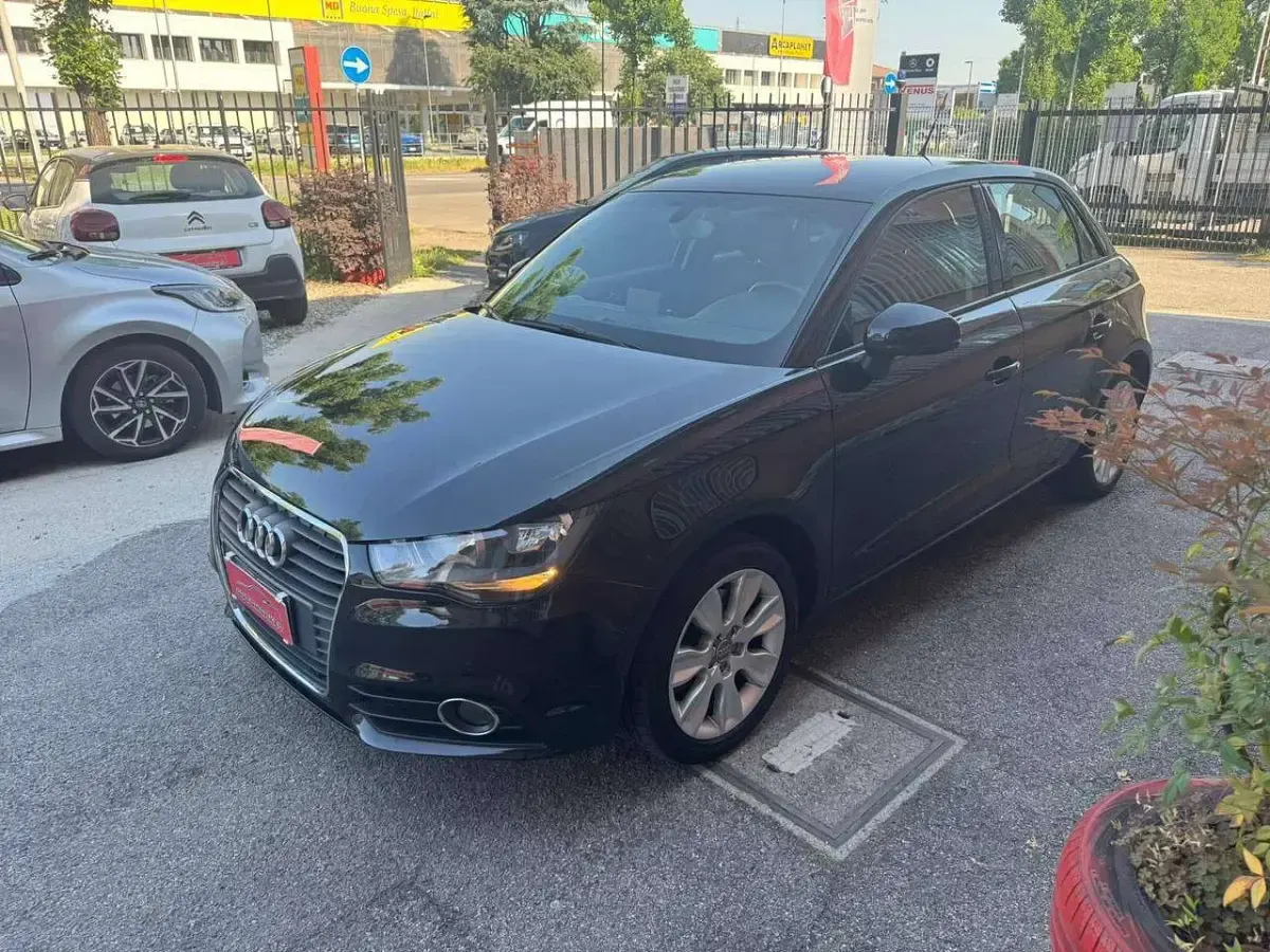 Usata Audi A1 Sportback Ambition 122 CV (89 kW) 2012 Nero Utilitaria