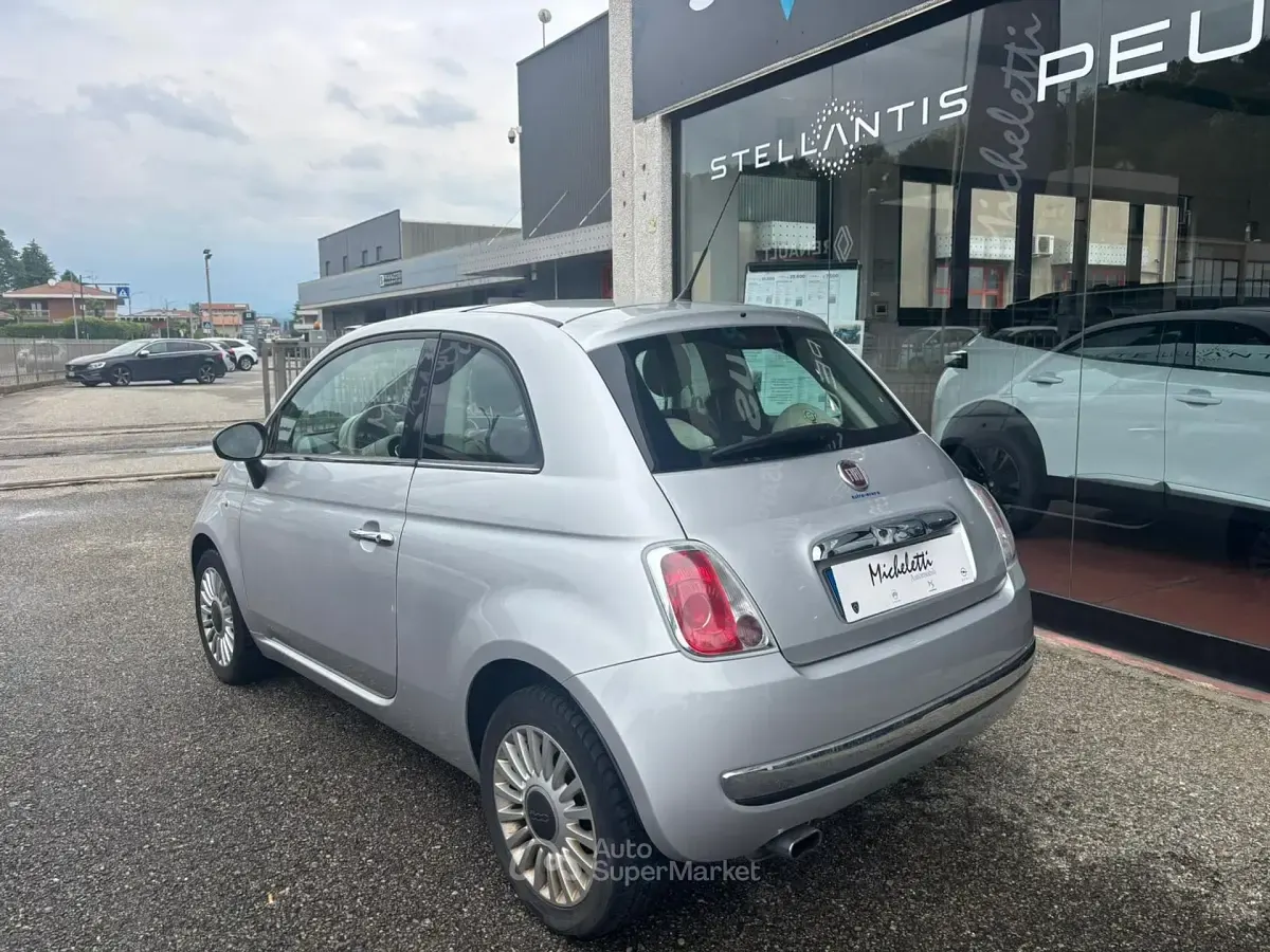 Usado Fiat 500 69 CV (50 kW) 2008 Plateado Berlina