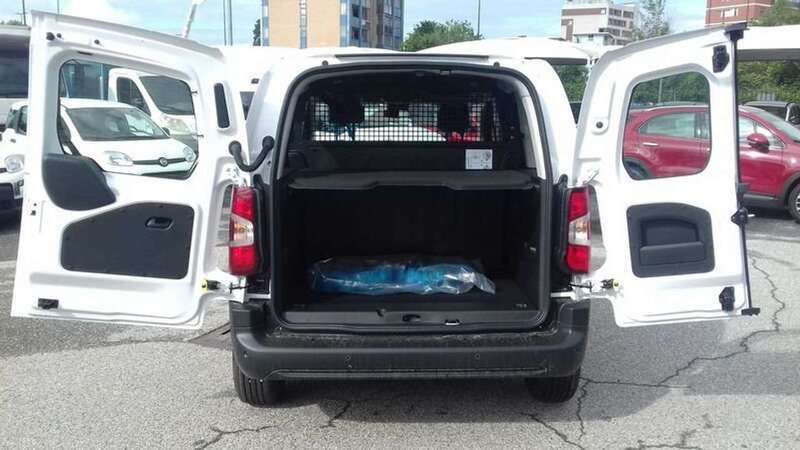 Usata Fiat Doblò 131 CV (96 kW) 2024 Bianco Monovolume