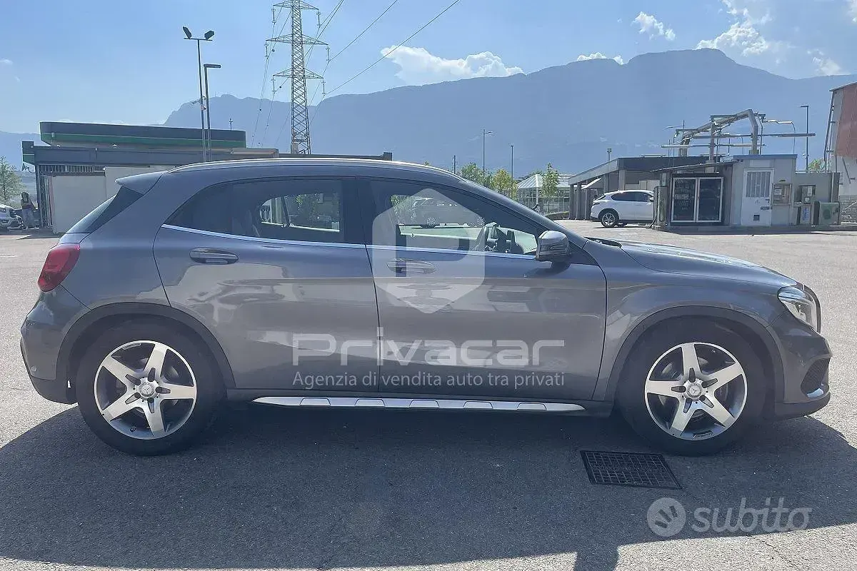Usata Mercedes GLA250 Premium 211 CV (155 kW) 2017 Grigio SUV