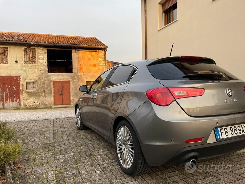 Usato 2015 Alfa Romeo Giulietta 2.0 Diesel 150 CV (7.900 €)