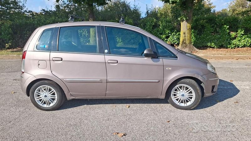 Usata Lancia Musa 95 CV (69 kW) 2010 Monovolume