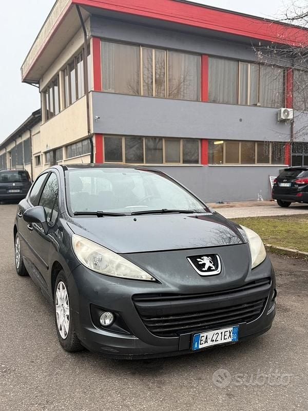Marrone Usata 2009 Peugeot 207 Due volumi | 1650 € (Ottimo prezzo) - Immagine 1/4
