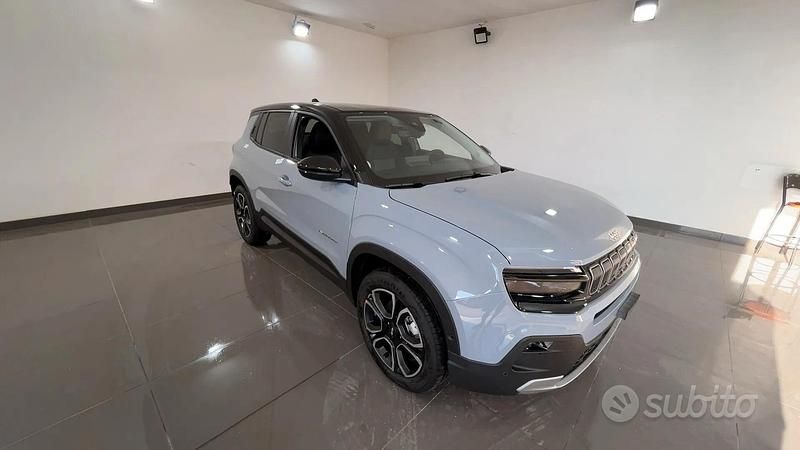 Nuova Jeep Avenger Summit 101 CV (74 kW) 2025 Grigio SUV