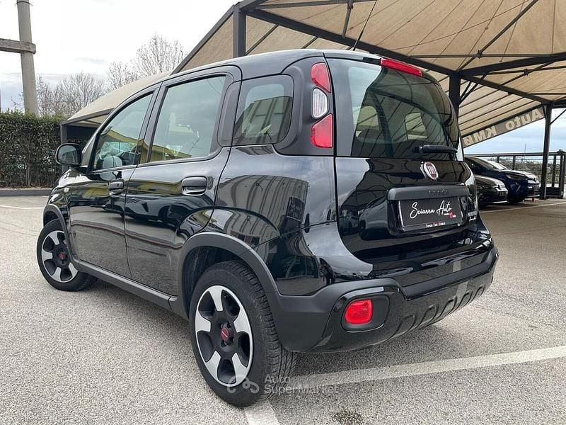 Usata Fiat Panda Cross Cross 69 CV (50 kW) 2023 Nero Utilitaria