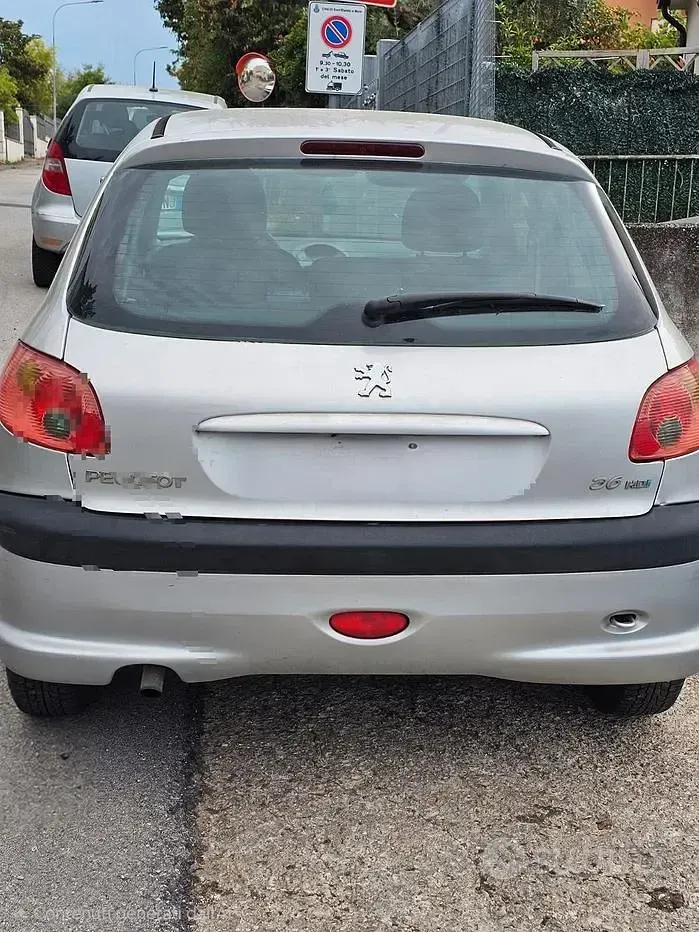 Usata Peugeot 206 68 CV (50 kW) 2005 Grigio Berlina