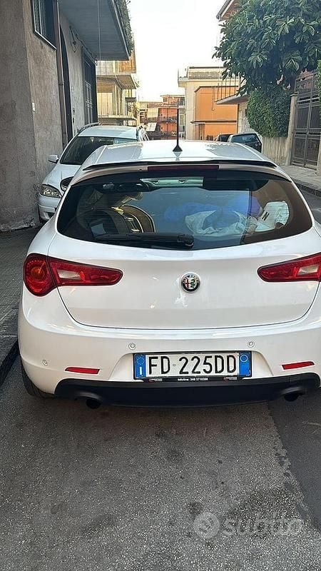 Usata Alfa Romeo Giulietta 120 CV (88 kW) 2016 Bianco Berlina