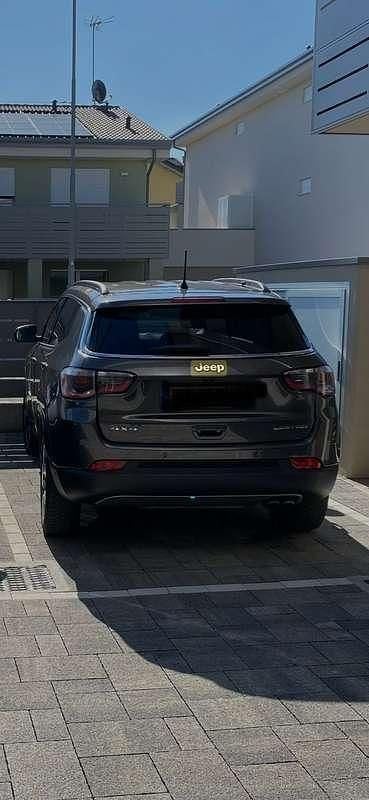 Usata Jeep Compass Limited 140 CV (102 kW) 2017 Marrone SUV