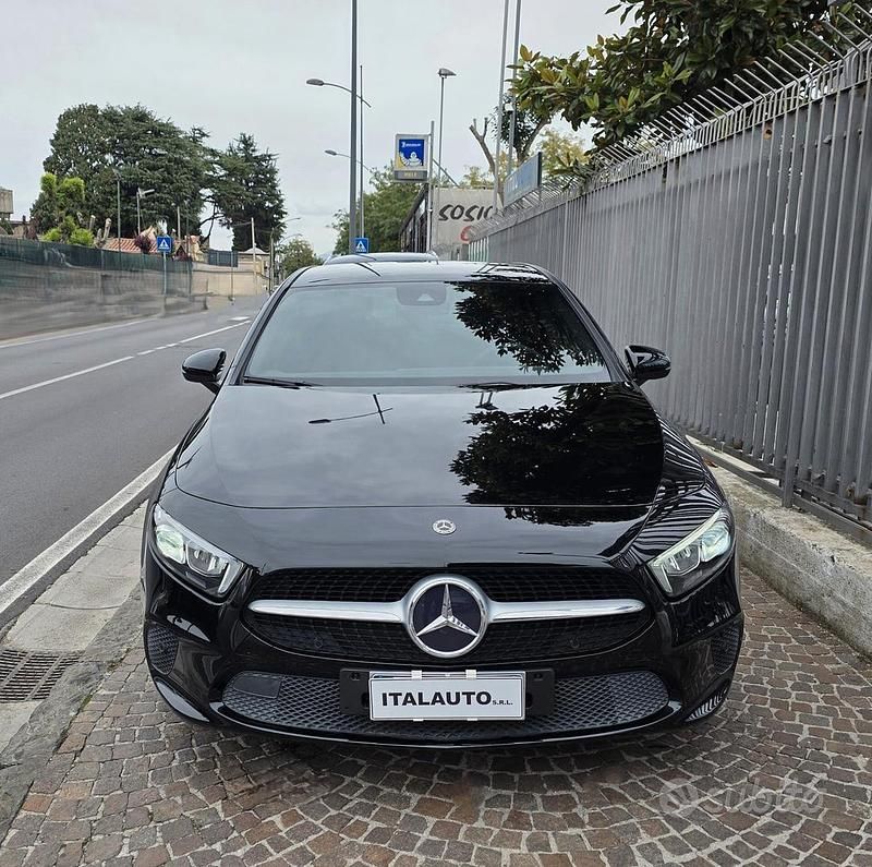 Usata Mercedes A180 Business 115 CV (84 kW) 2020 Nero Berlina