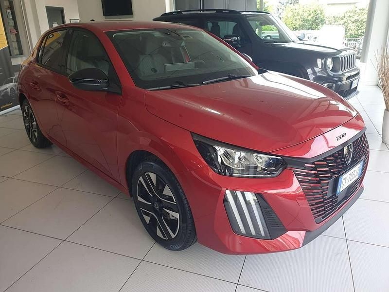 Nuova Peugeot 208 Allure 101 CV (74 kW) 2025 Rosso elixir Utilitaria