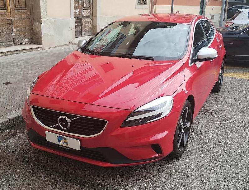 Usata Volvo V40 R-Design 119 CV (87 kW) 2017 Rosso Berlina