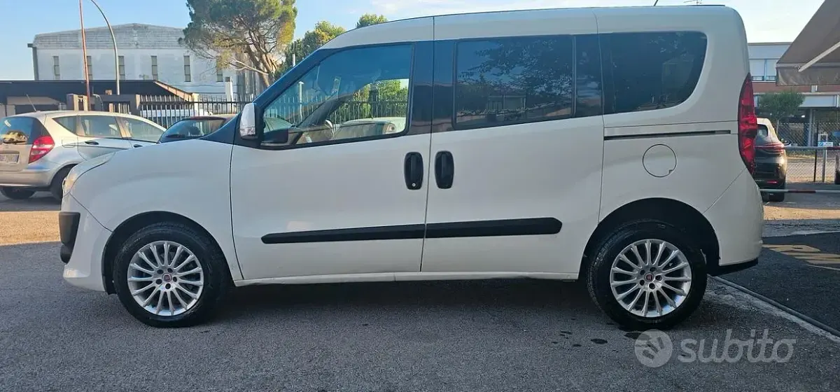 Usata Fiat Doblò Emotion 105 CV (77 kW) 2013 Bianco Monovolume