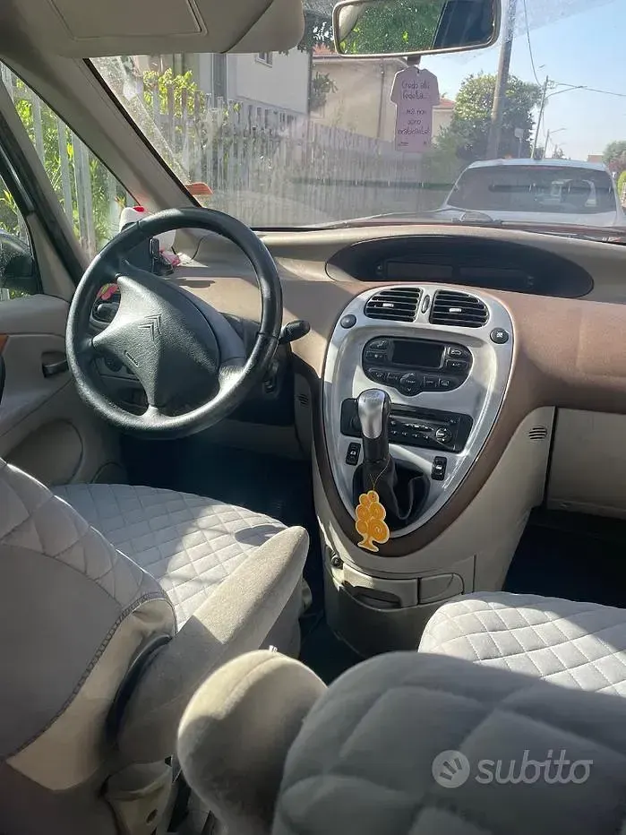 Usata Citroën Xsara Picasso 90 CV (66 kW) 2003 Grigio Monovolume