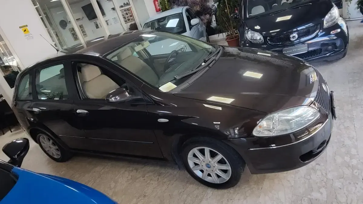 Usata Fiat Croma 140 CV (102 kW) 2007 Marrone Station wagon